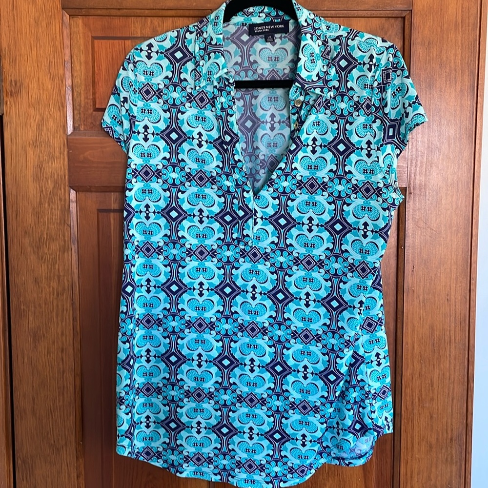 Jones New York Signature top
